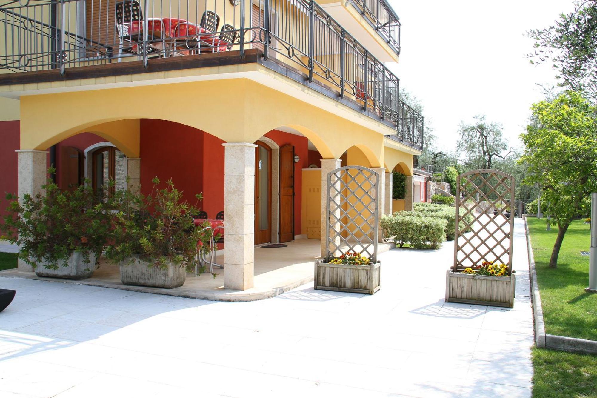 Villa Due Leoni - Residence Brenzone sul Garda Exterior photo