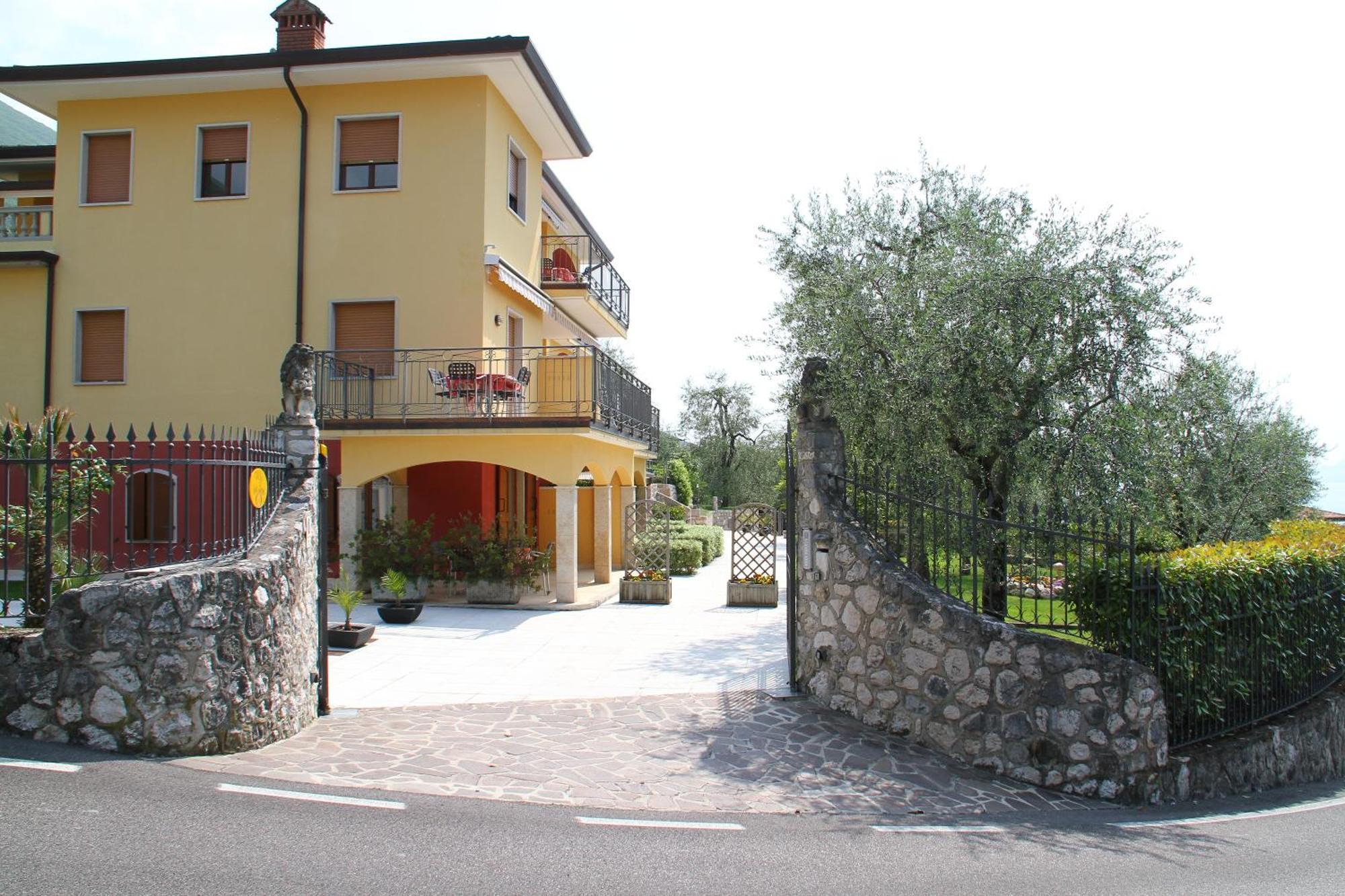 Villa Due Leoni - Residence Brenzone sul Garda Exterior photo